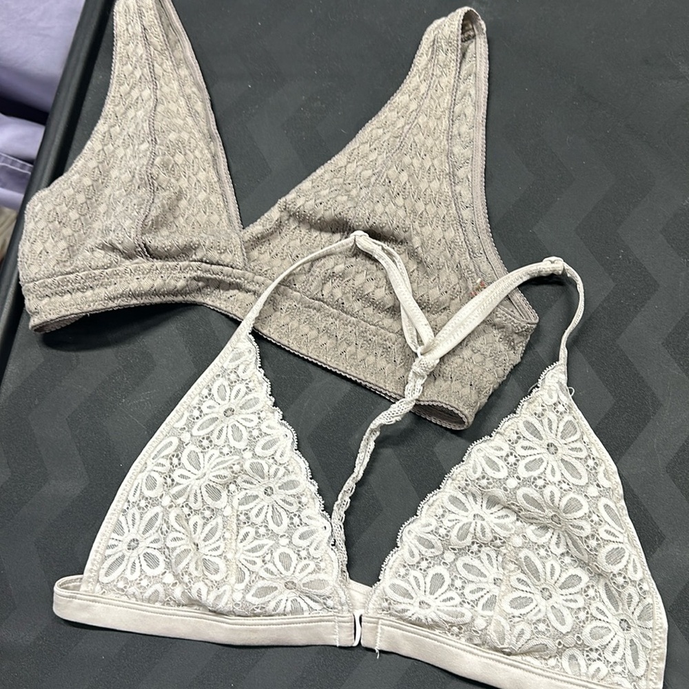 Bundle 2 medium bras no underwire or padding